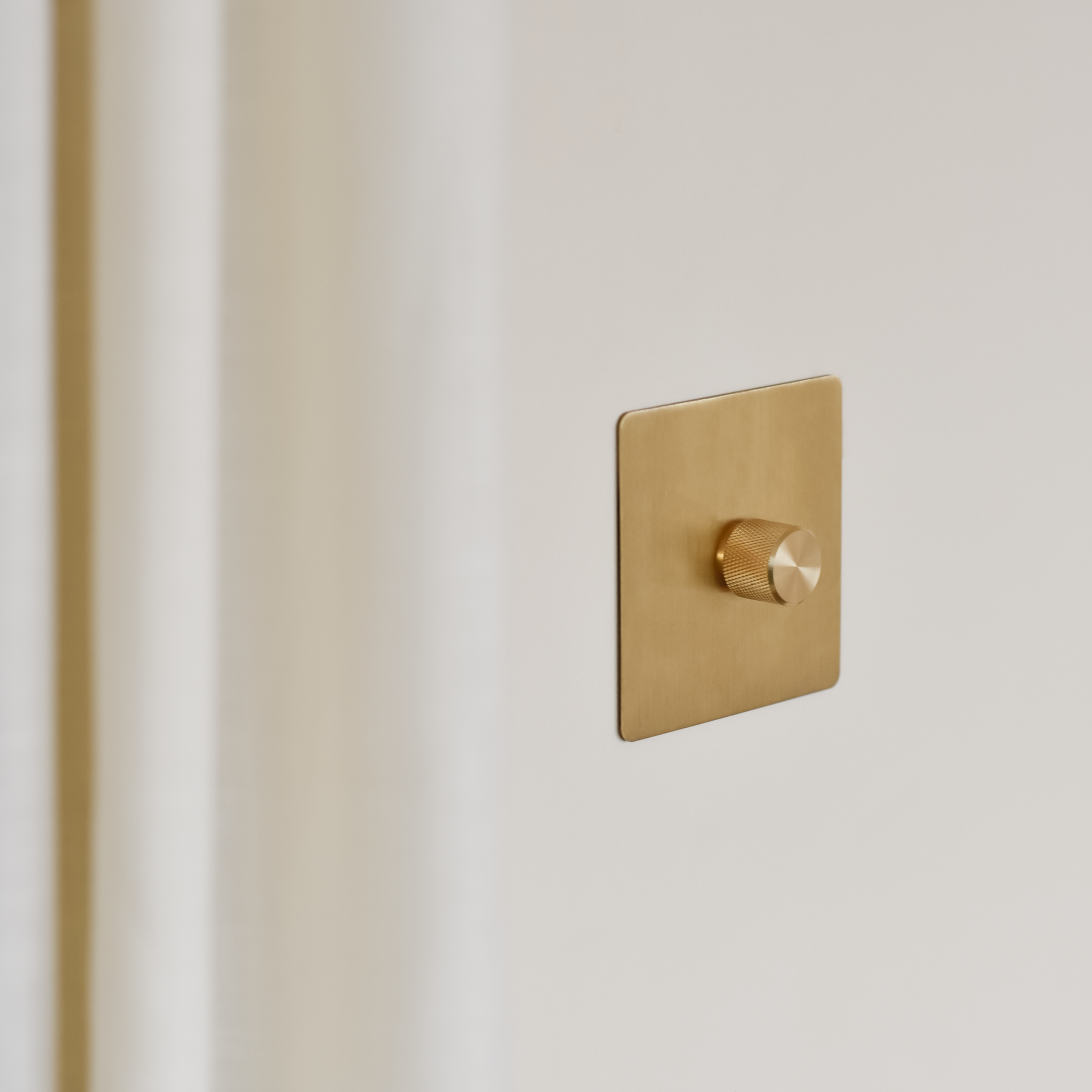 Multiway dimmer - Brass