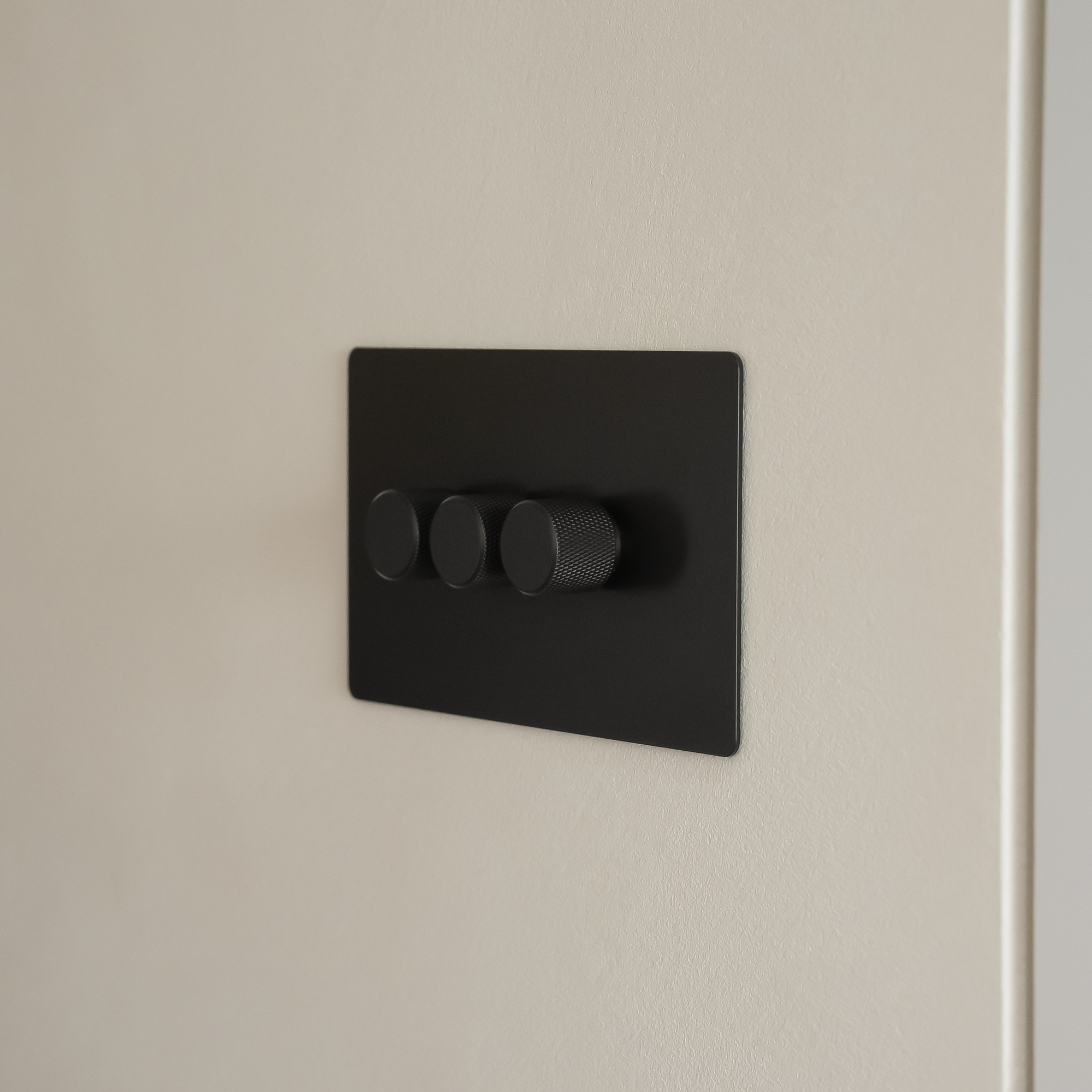 3_Gang_Black(black 3 gang multiway dimmer)