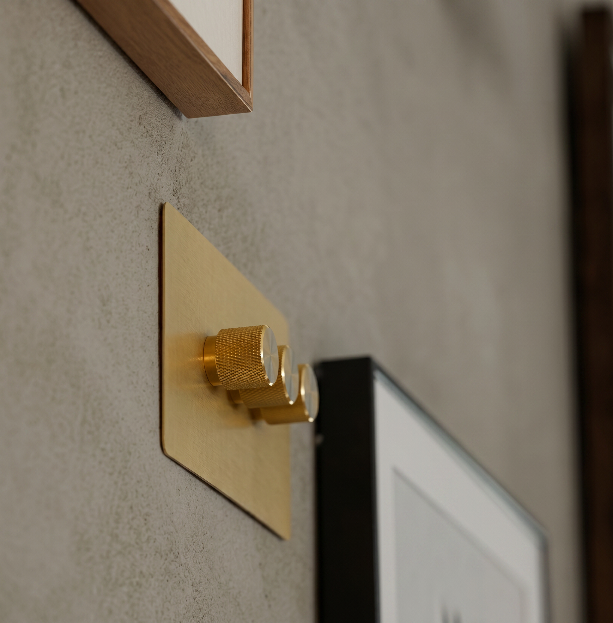Zigbee Smart Dimmer Switch – Solid Brushed Brass (1–4 Gang)